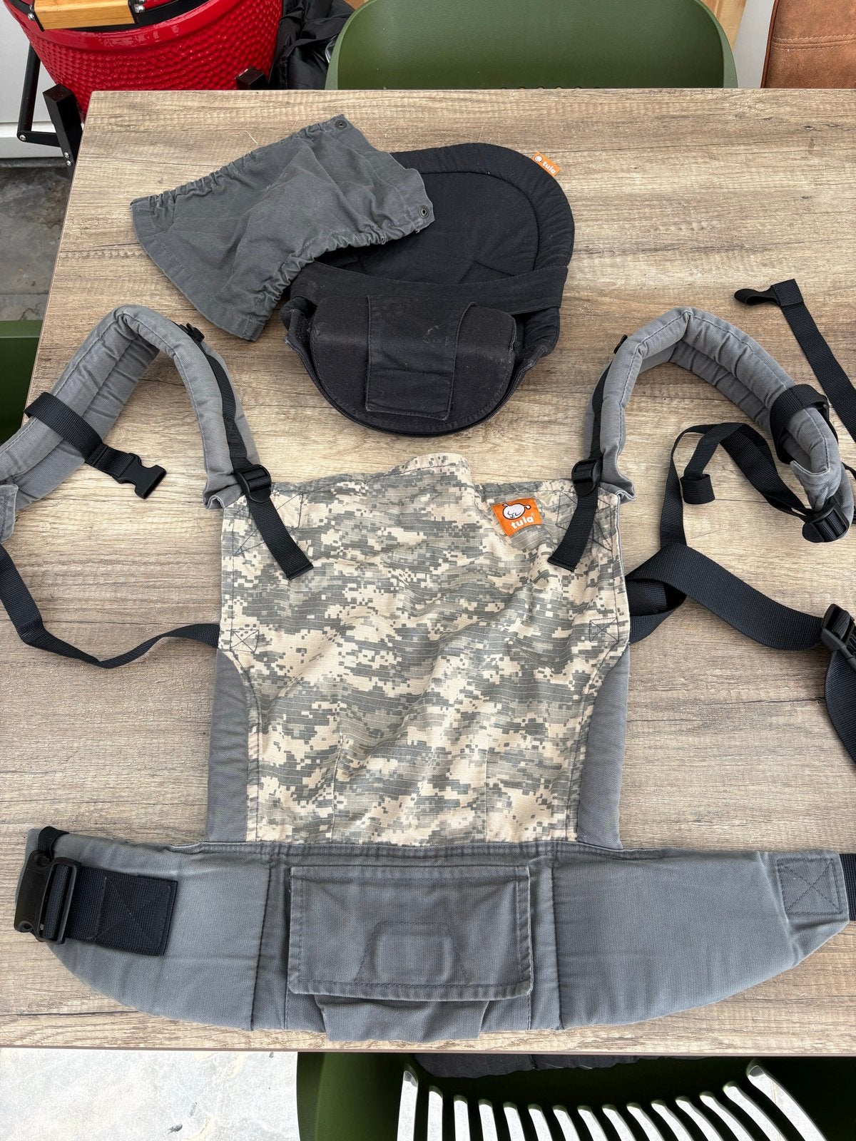 Thule Draagzak met verkleiner en zonneschermen, Kinderen en Baby's, Overige merken, Buik of Rug, Ophalen of Verzenden, Zo goed als nieuw