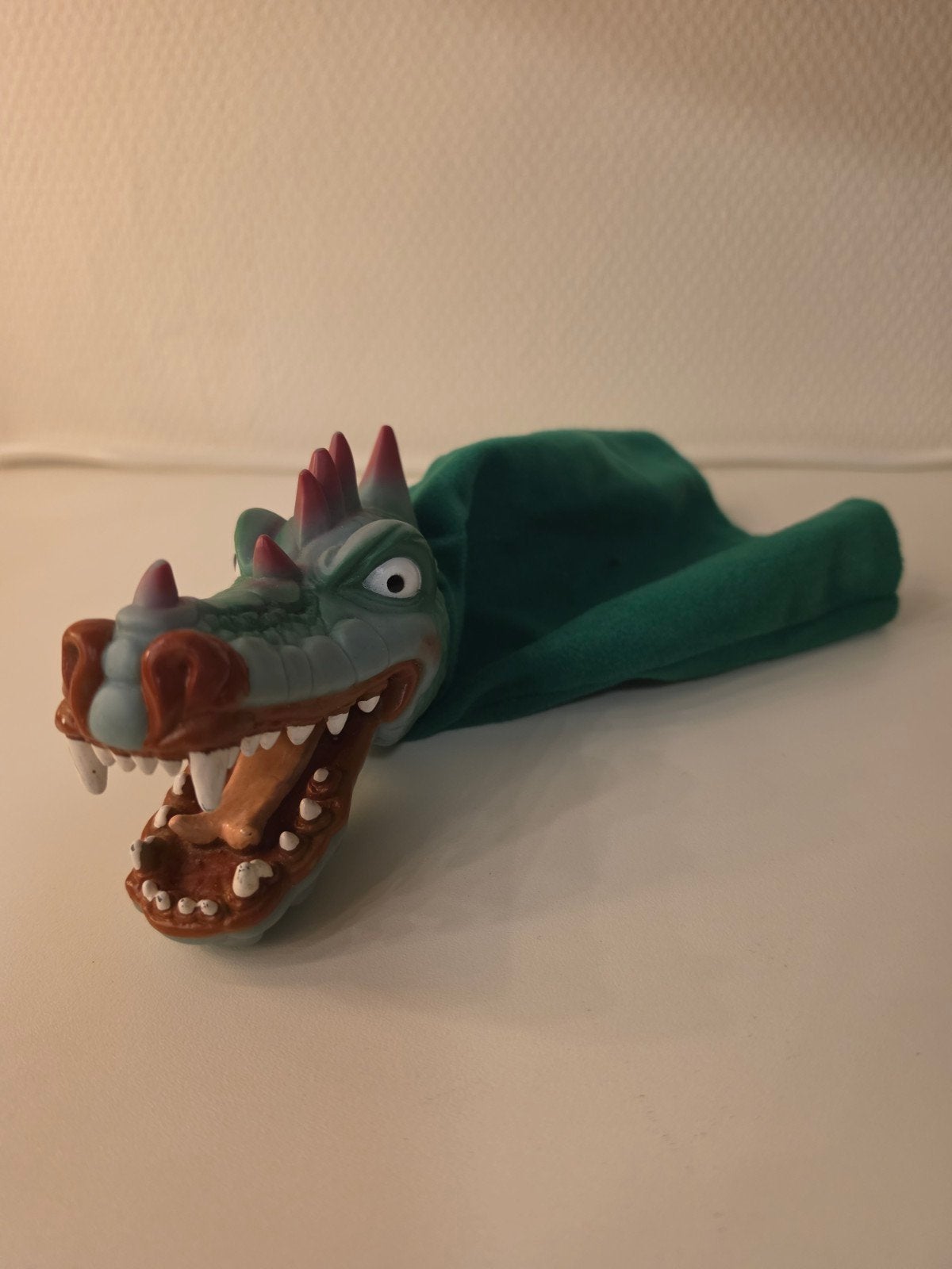 Poppenkast Pop draak efteling, Ophalen of Verzenden, Zo goed als nieuw, Beeldje of Poppetje