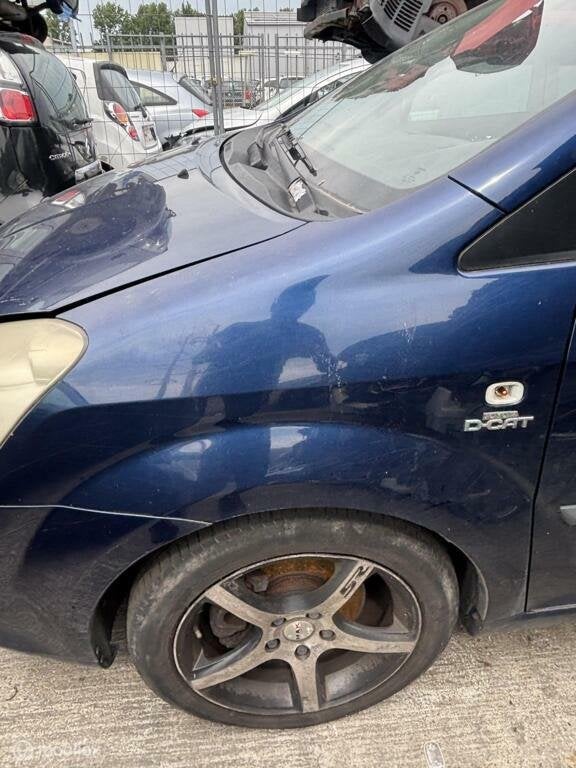 Voorscherm links Toyota Corolla Verso ('02-'06), Gebruikt, Toyota, Ophalen of Verzenden, Toyota