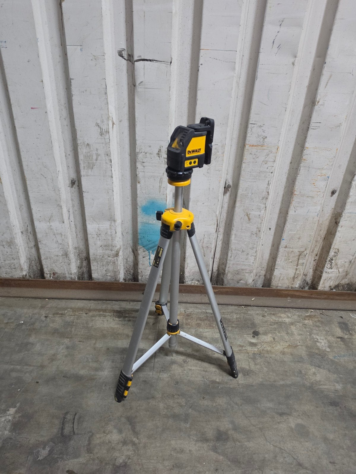 Dewalt DW088CG kruislijnlaser groen met statief, Gebruikt, Dewalt, ., Ophalen of Verzenden