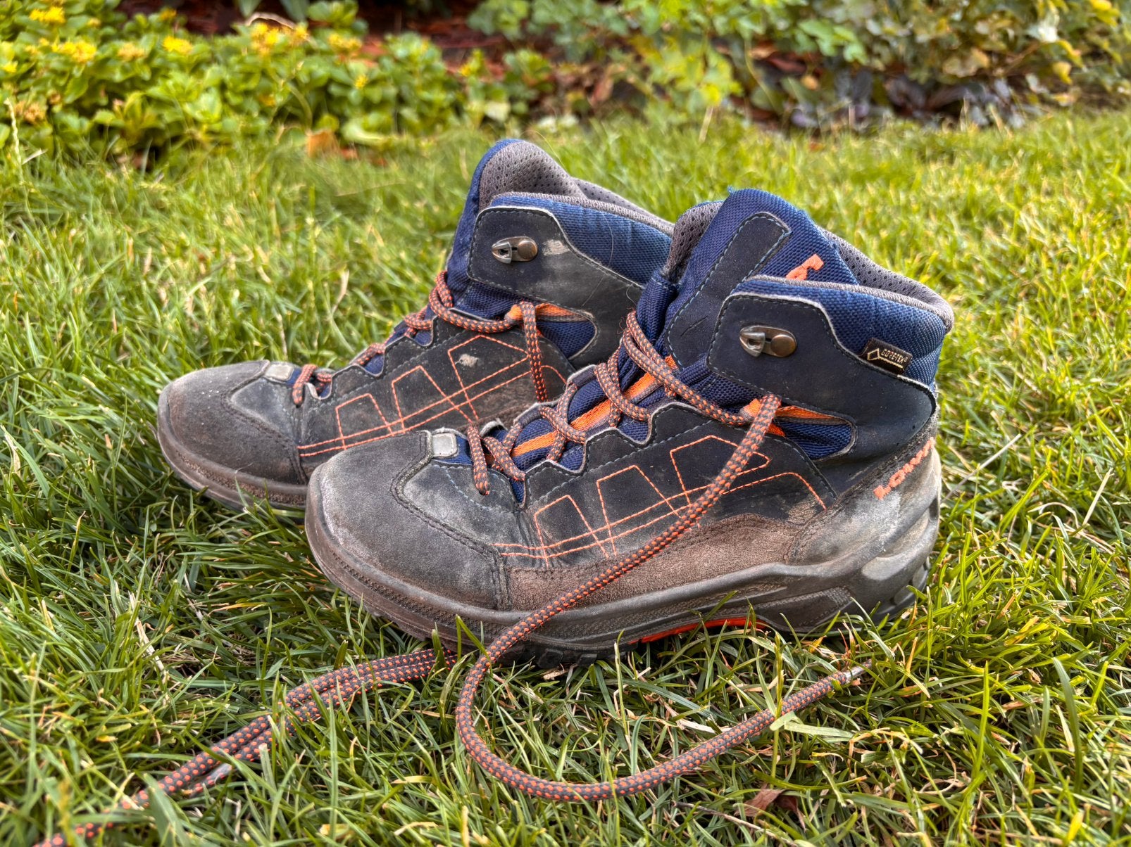 Lowa wandelschoenen maat 33, Ophalen, Gebruikt, Schoenen