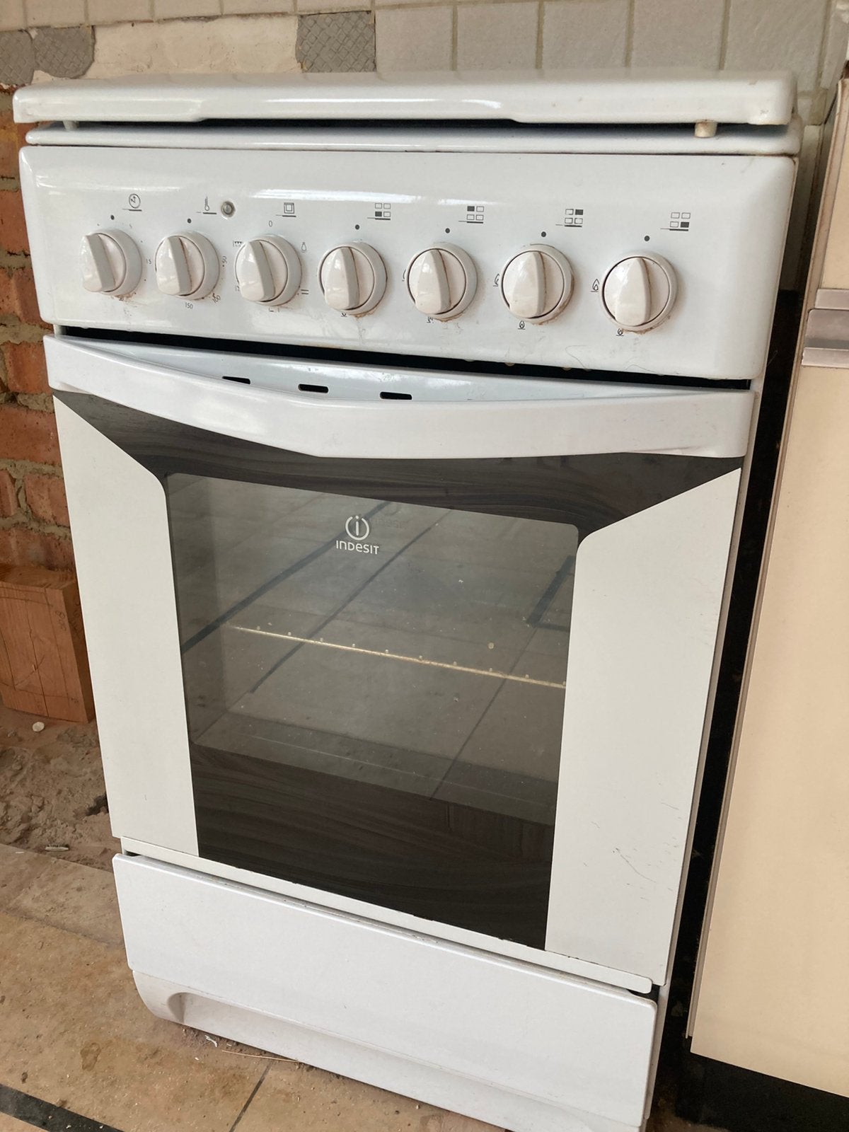 Gasfornuis Indesit, Witgoed en Apparatuur, Fornuizen, Ophalen, Gebruikt, 4 kookzones, Gas