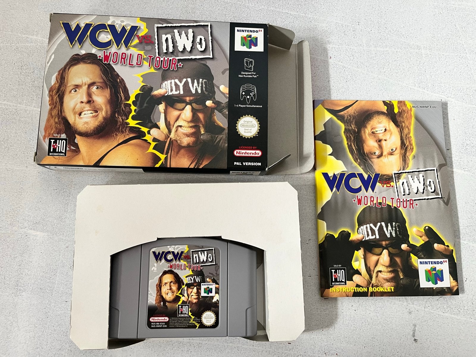 WCW vs nWo World Tour - Nintendo 64 (N64) PAL, Vechten, Eén computer, Ophalen of Verzenden, Zo goed als nieuw