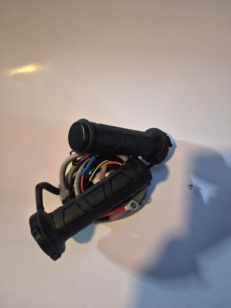 Verwarmde handvatten voor motor of scooter, Motoren, Ophalen of Verzenden, Gebruikt