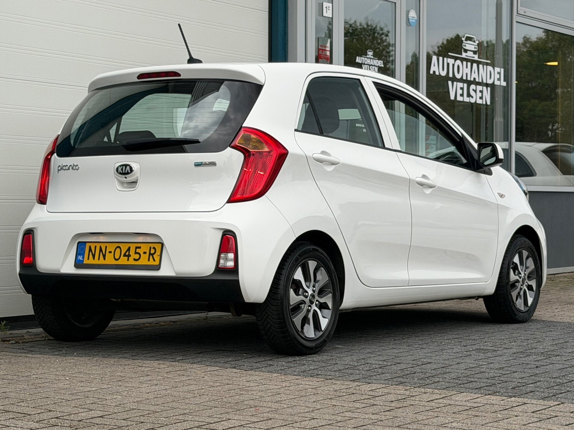 Kia Picanto 1.0 CVVT EconomyPlusLine Navi Camera, Auto's, Voorwielaandrijving, Gebruikt, Euro 6, 4 stoelen