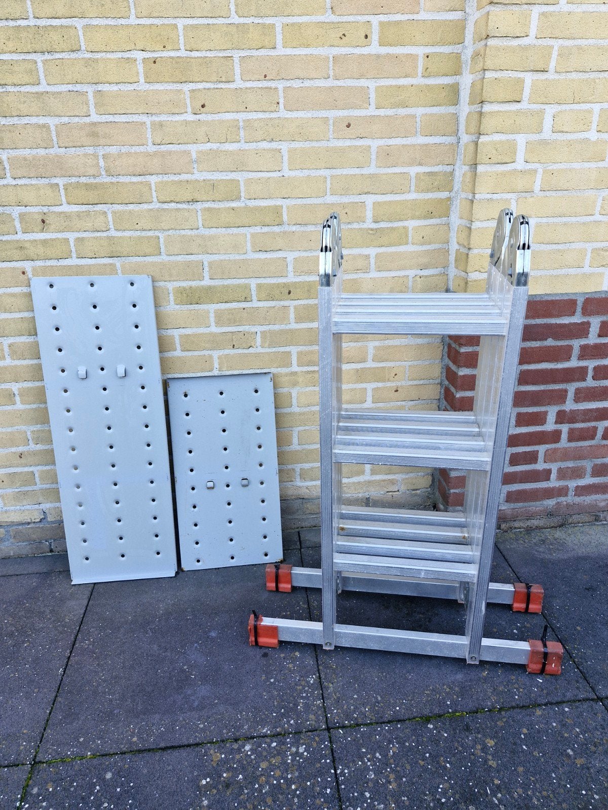 Multifunctionele aluminium ladder met werkplatform, Doe-het-zelf en Verbouw, Ophalen, Gebruikt, Ladder, Opvouwbaar of Inschuifbaar