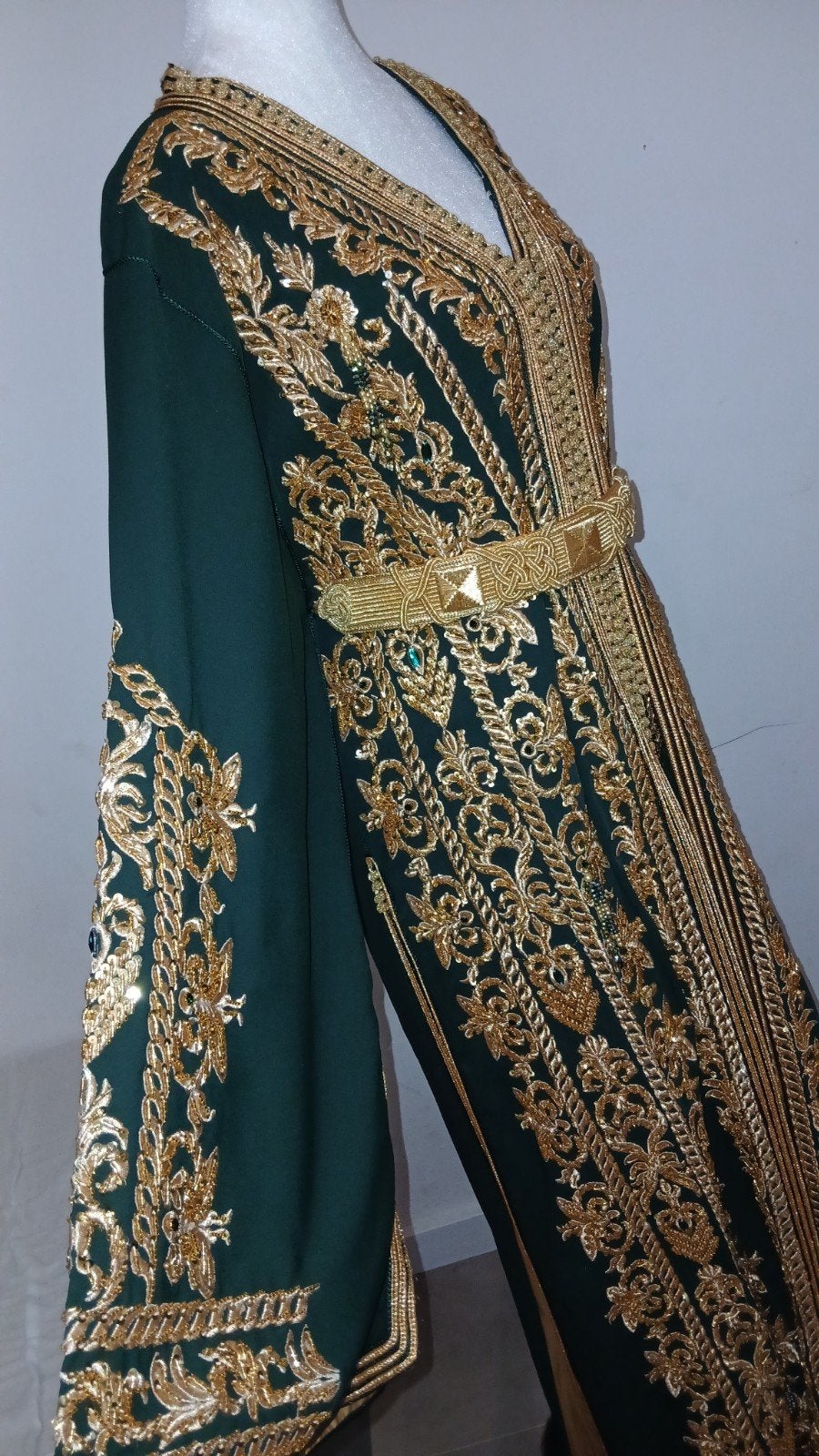 Prachtige donkergroene takshita (henna jurk) te huur., Kleding | Dames, Ophalen, Overige typen, Maat 42/44 (L), Nieuw