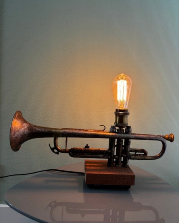 Prachtige trompetlamp mooie Industriële designlamp, Ophalen of Verzenden, Zo goed als nieuw, Metaal, Minder dan 50 cm