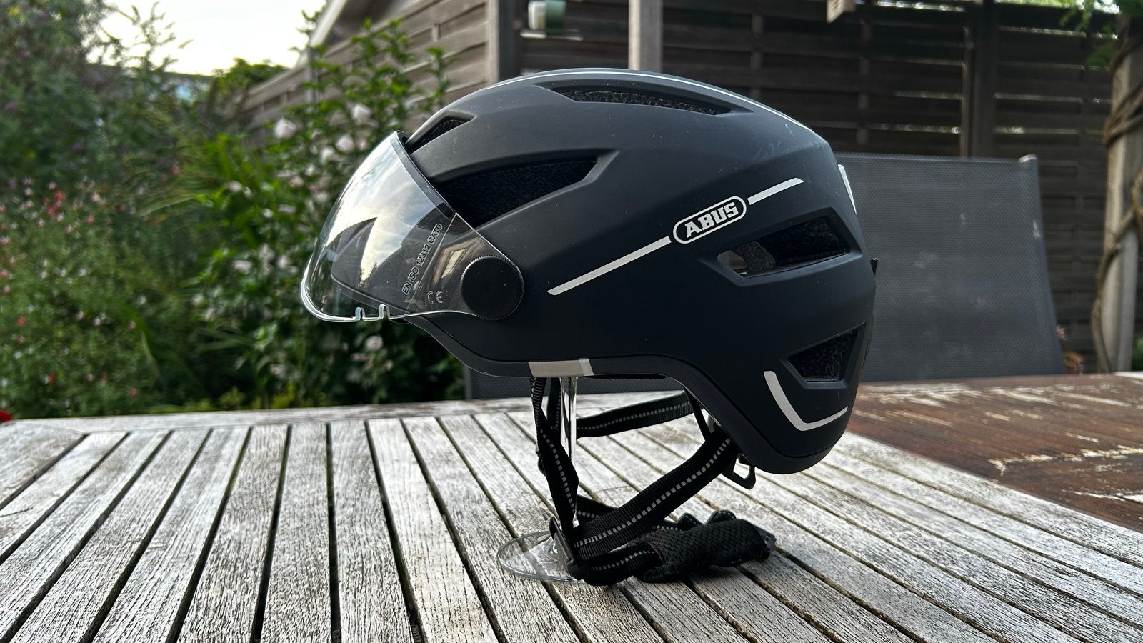 ABUS Pedelec 2.0 fietshelm met vizier - Mat Zwart maat L, Fietsen en Brommers, Fietsaccessoires | Fietshelmen, Ophalen of Verzenden