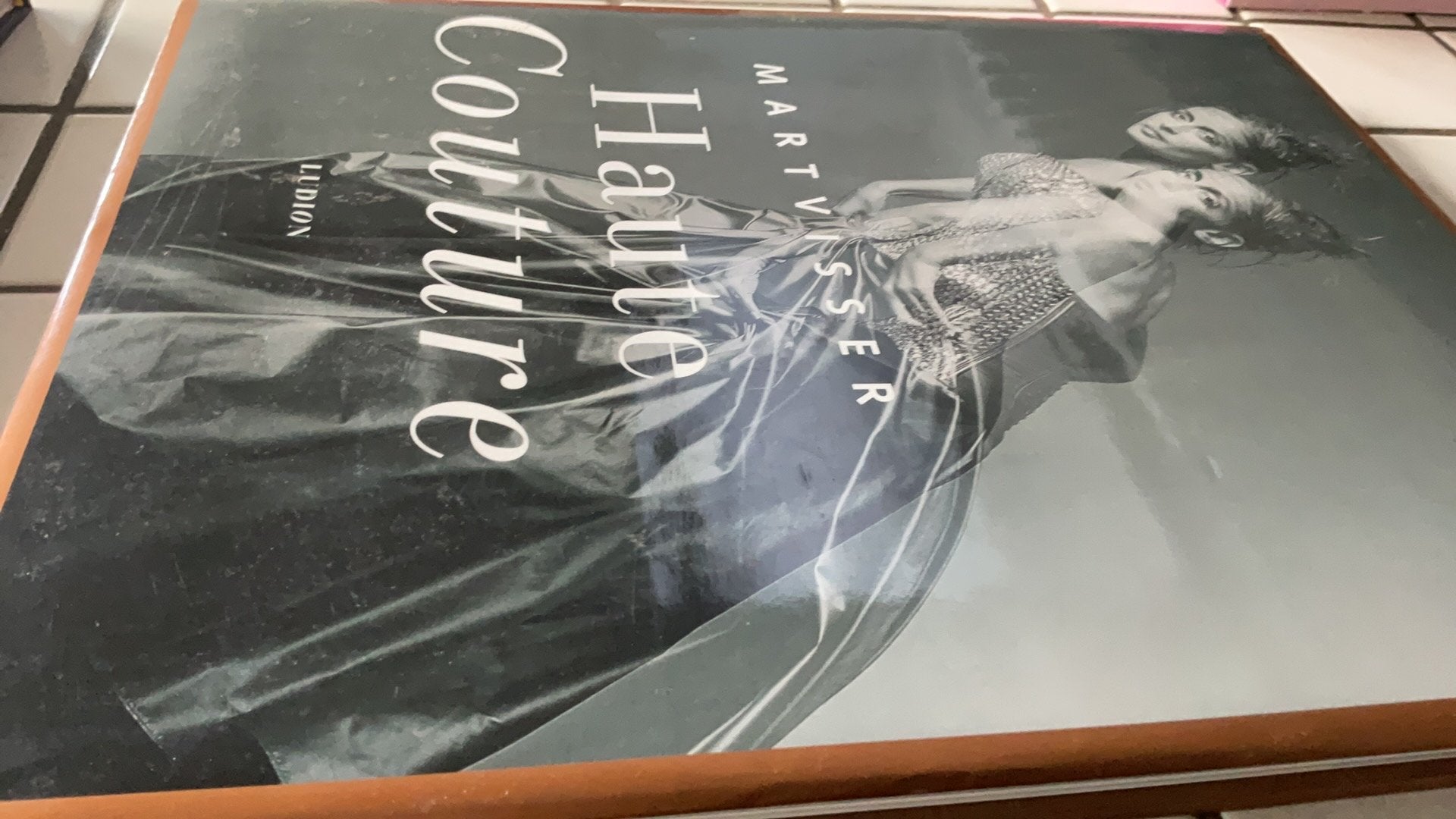 Mart Visser Coutureboek 227 blz, Ophalen of Verzenden, Zo goed als nieuw, Couturiers