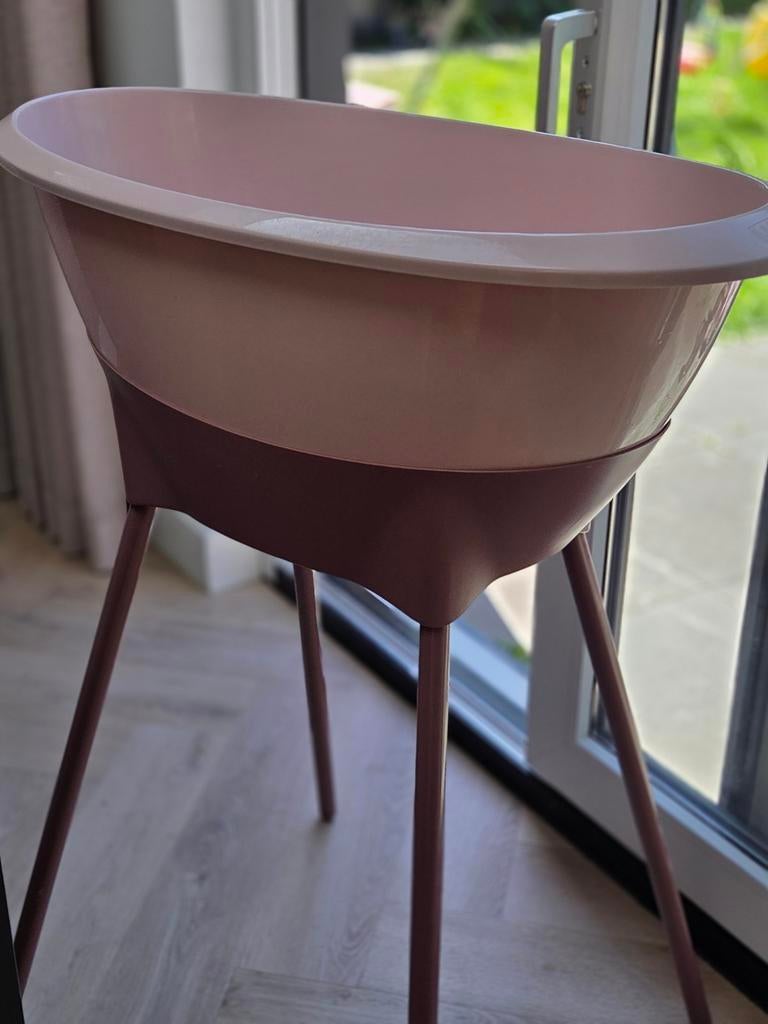 Luma Babybadje Roze plus emmer - Zo goed als nieuw, Ophalen, Zo goed als nieuw, Badje, Overige merken