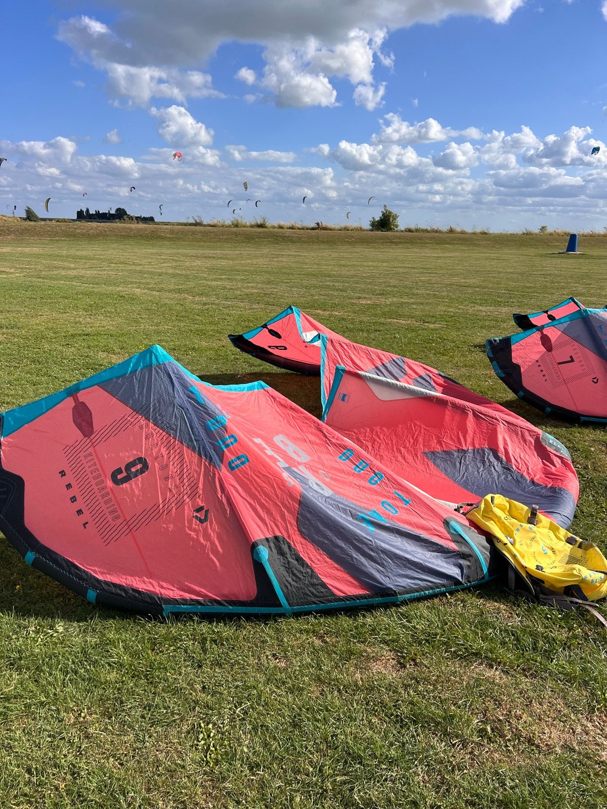 Duotone Kitesurf Set: 7m, 9m, 12m + bar + board, Watersport en Boten, Kitesurfen, Ophalen, Gebruikt, Kitesurf-set, Twintip