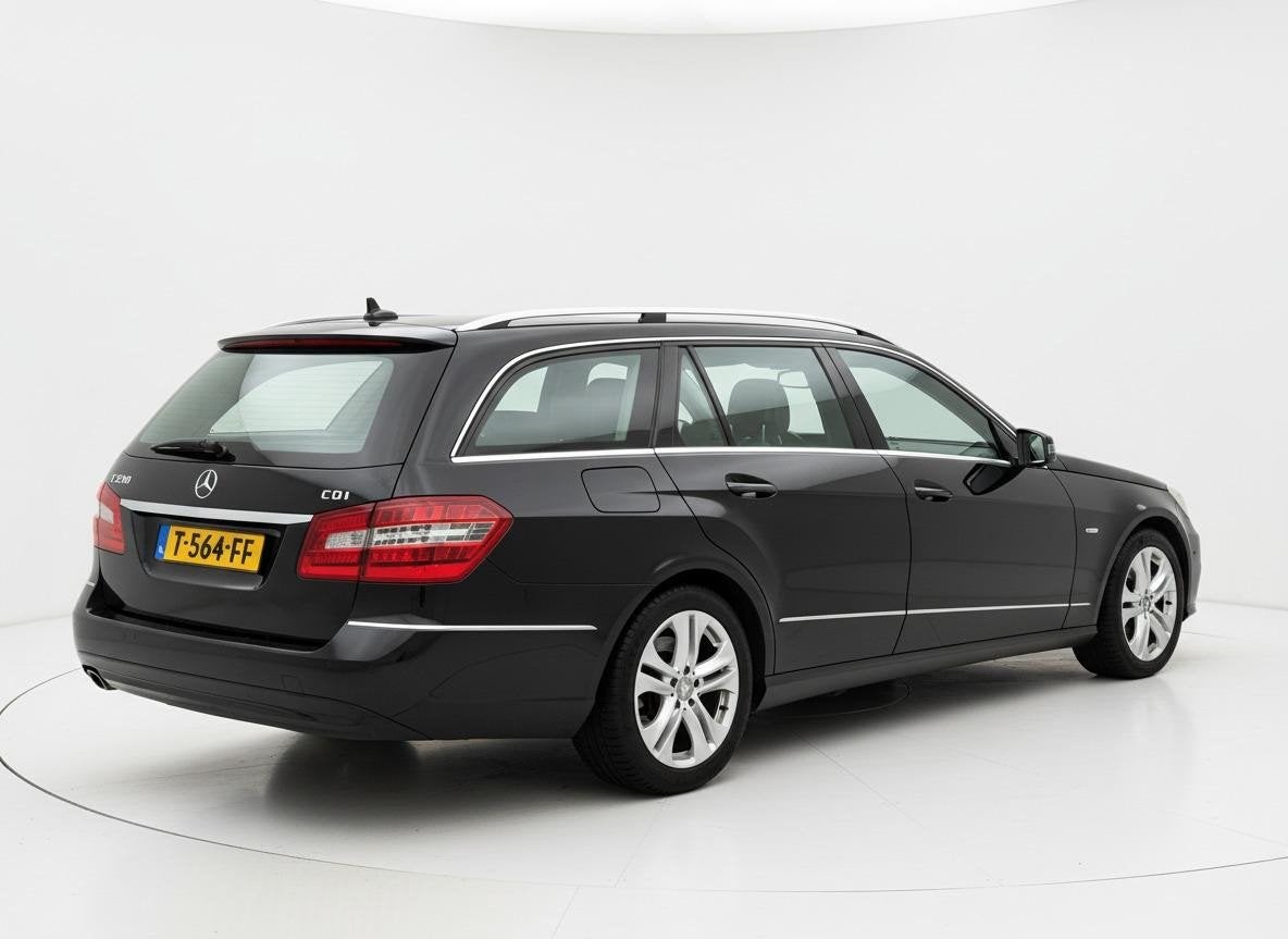 Mercedes-Benz E-klasse Estate 200 CGI, Auto's, Mercedes-Benz, Automaat, Euro 5, Gebruikt, 4 cilinders