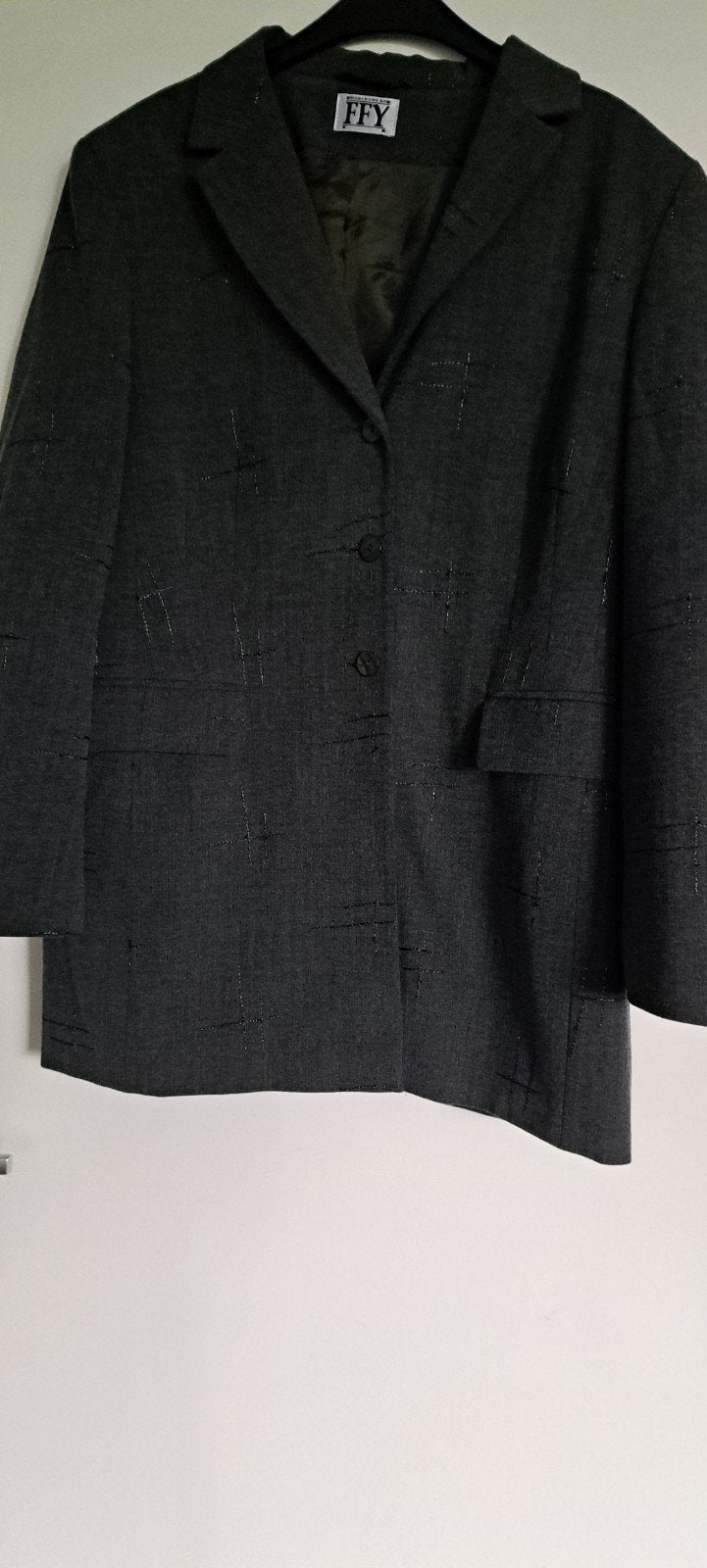 Zwarte blazer met zilver streepje - Maat 44, Ophalen of Verzenden