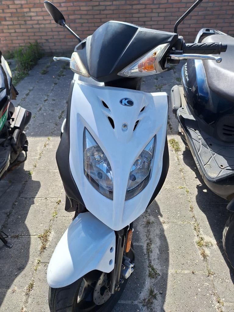 Kymco scooter - moet lopend gemaakt worden, Fietsen en Brommers, Brommeronderdelen | Scooters, Ophalen of Verzenden, Zo goed als nieuw