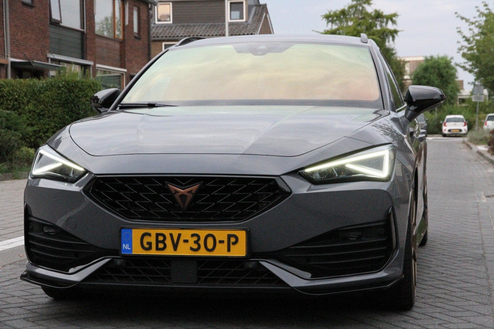 Cupra Leon hybride VZ245 / Memory / Trekhaa / Verlaagd etck, Auto's, Automaat, Leon, Stationwagon, Particulier