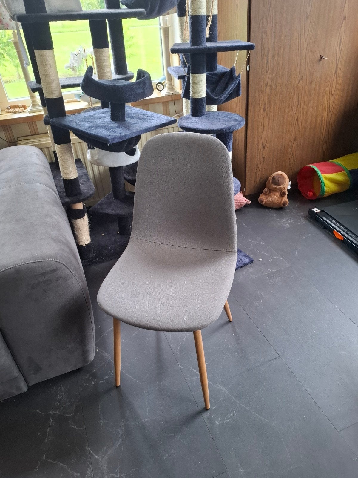 2 mooie grijze eetkamerstoelen, Gebruikt, Twee, Ophalen of Verzenden, Stof