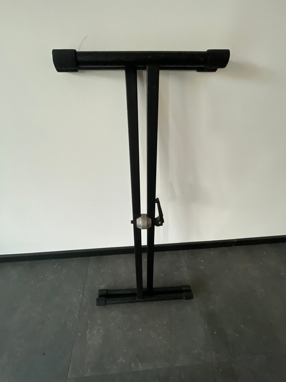 Keyboardstandaard - Zwart, in hoogte verstelbaar, Muziek en Instrumenten, Ophalen, Gebruikt, Instrumentstandaard, Keyboard of Synthesizer