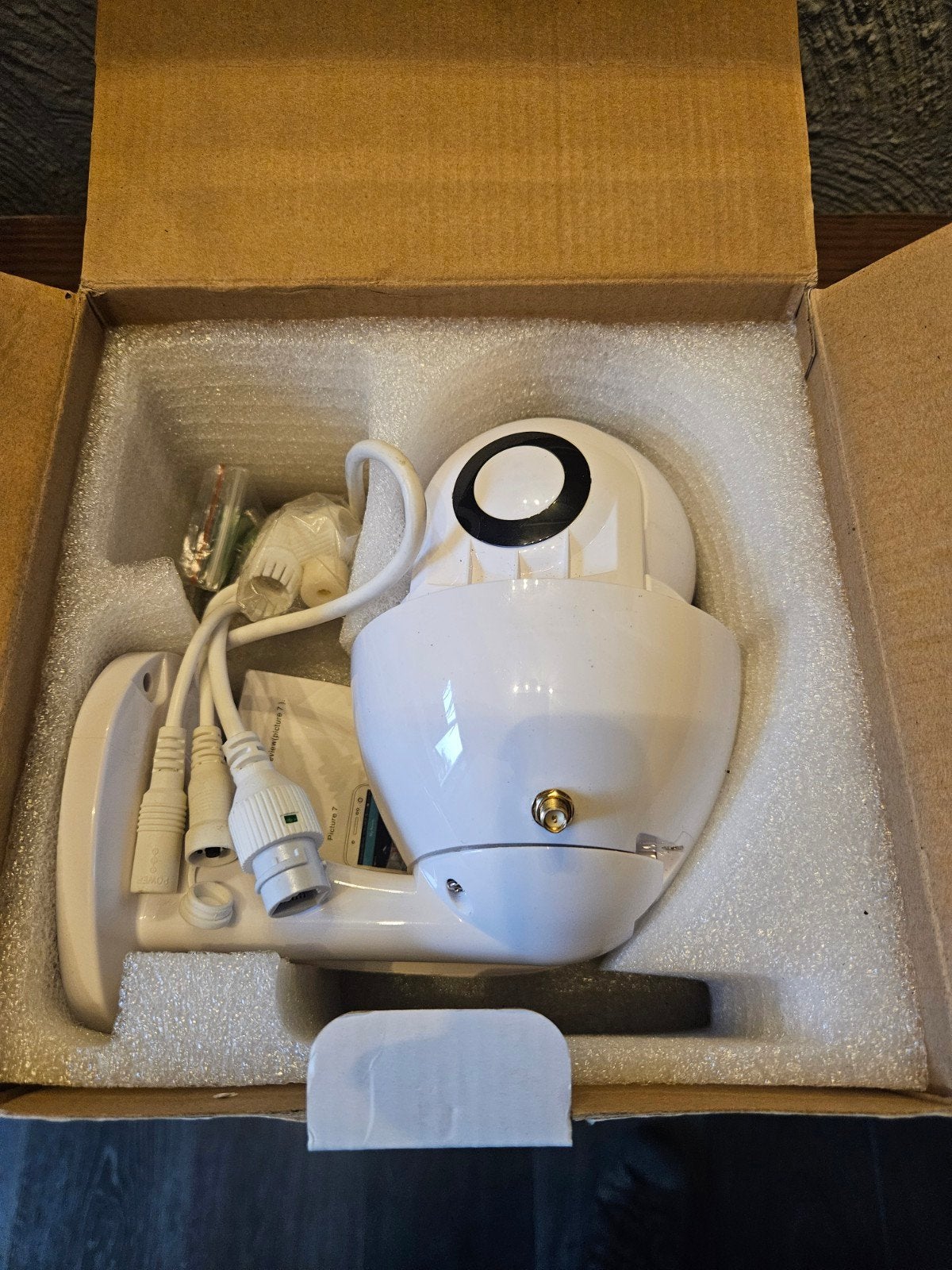 Nieuwe WiFi Smart Camera - Buitenbeveiliging, Ophalen of Verzenden, Nieuw