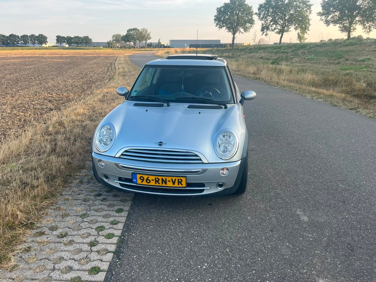 Mini 1.6 16V ONE 2005 Grijs, Voorwielaandrijving, 15 km/l, 4 cilinders, 4 stoelen