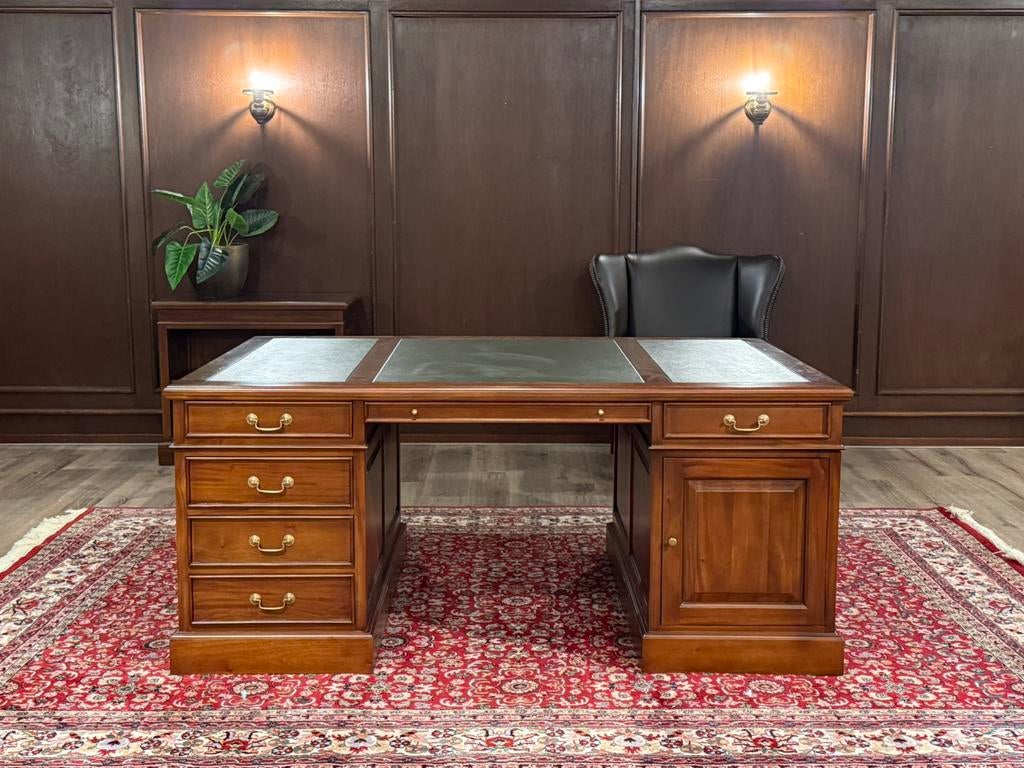 Klassiek Engels bureau (partnerdesk) #638, Huis en Inrichting, Bureaus, Ophalen of Verzenden, Zo goed als nieuw