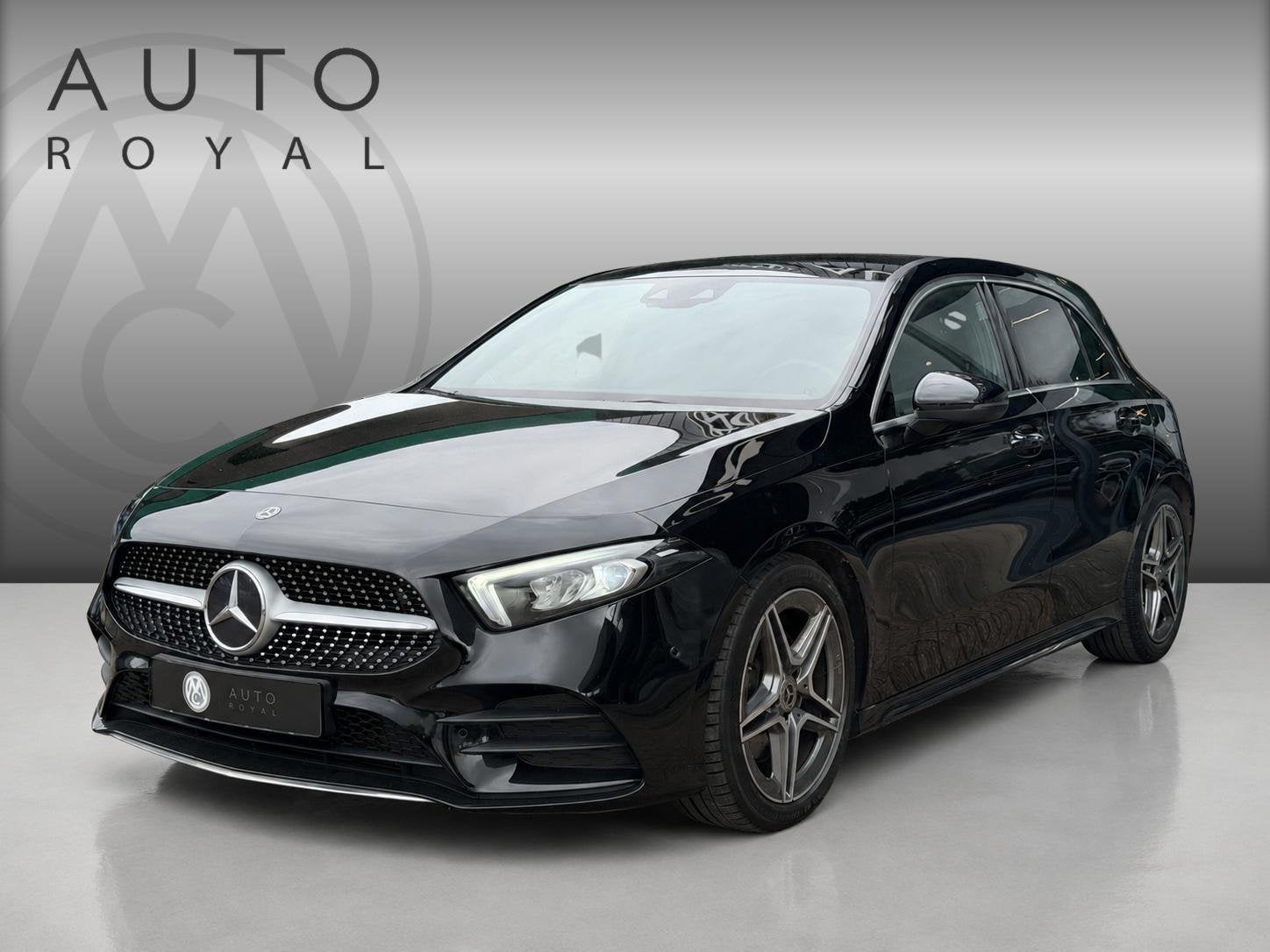Mercedes-Benz A 220 Launch Edition Premium AMG NAVIGATIE|SFE, Auto's, Gebruikt, Leder en Stof, Zwart, Origineel Nederlands