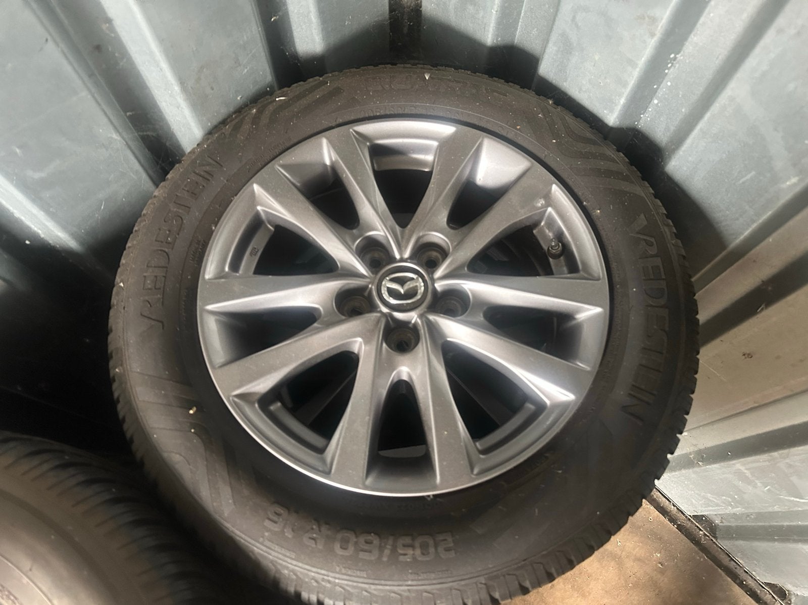 Mazda 3 16 inch originele velgen met all season banden, Auto-onderdelen, Ophalen, Gebruikt, 16 inch, Banden en Velgen