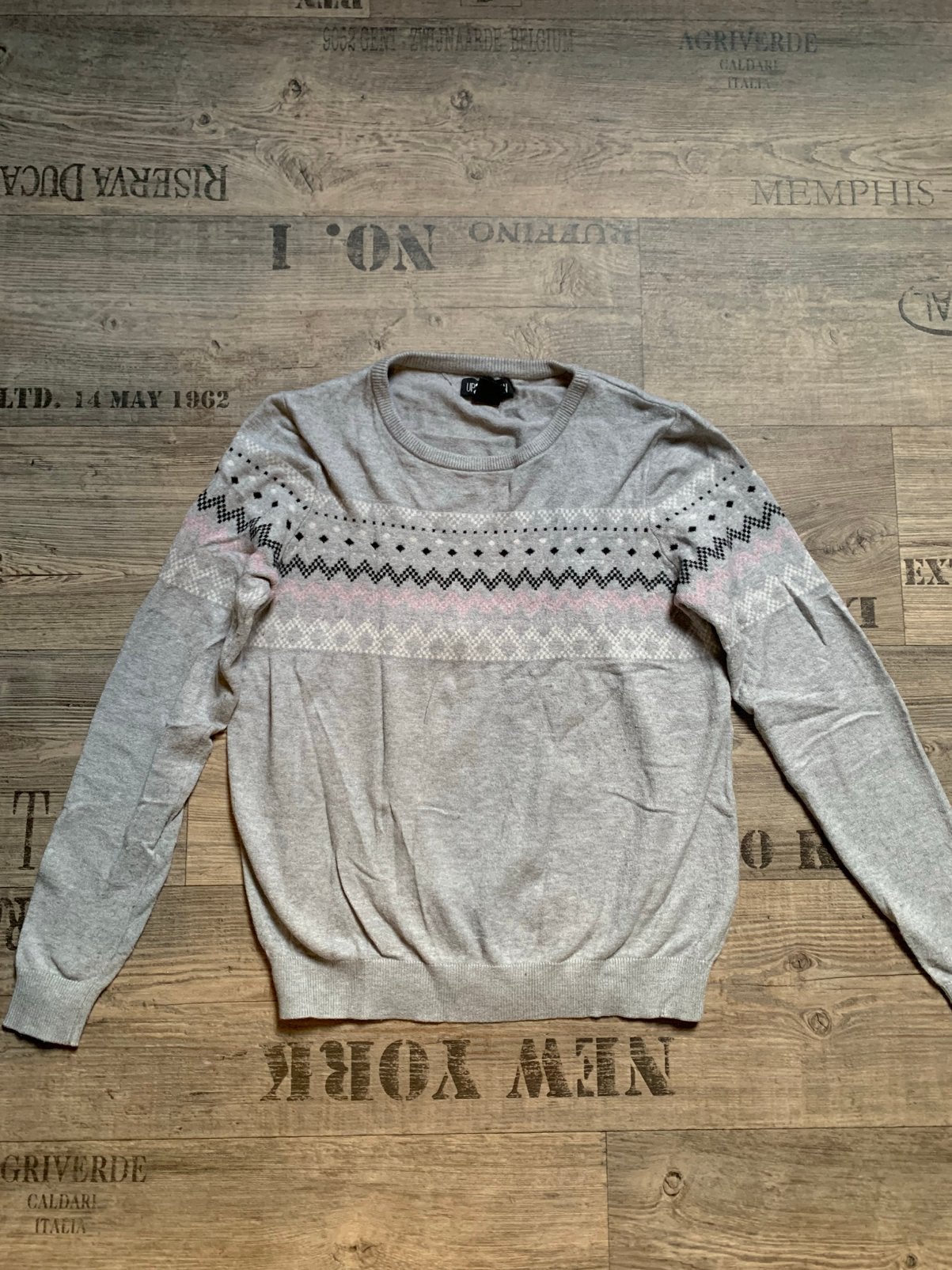 Grijze trui met Scandinavisch design, Verzenden, Gedragen, Maat 36 (S), Grijs