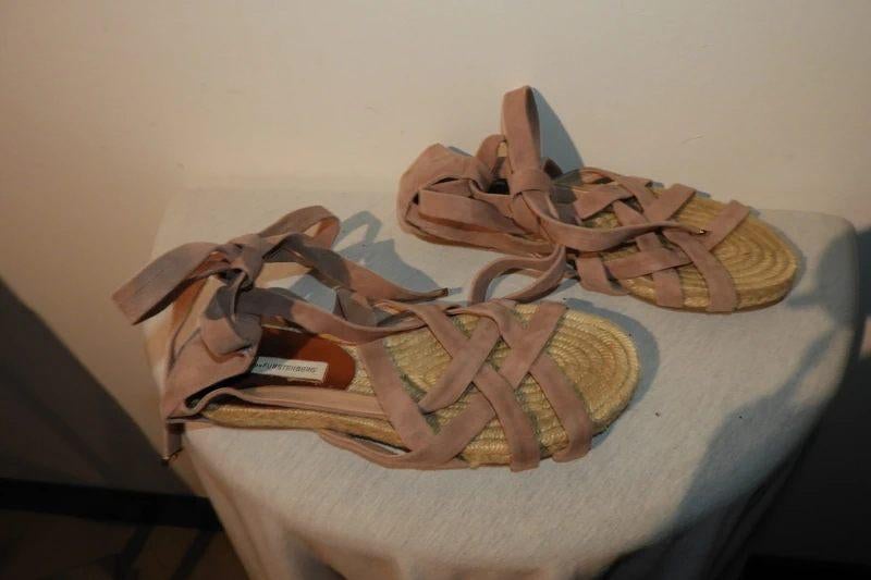 Diane von Furstenberg sandalen bandjes en strik enkel 38, Kleding | Dames, Schoenen, Bruin, Verzenden, Sandalen of Muiltjes, Zo goed als nieuw