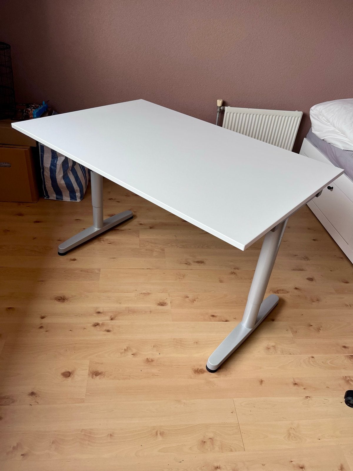 Bureau 120x80 cm, in hoogte verstelbaar met inbusbout
