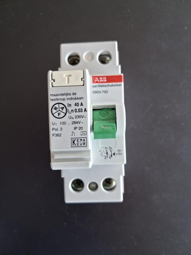 ABB Aardlekschakelaar 40A 0.03A, Ophalen of Verzenden, Gebruikt, Schakelaar