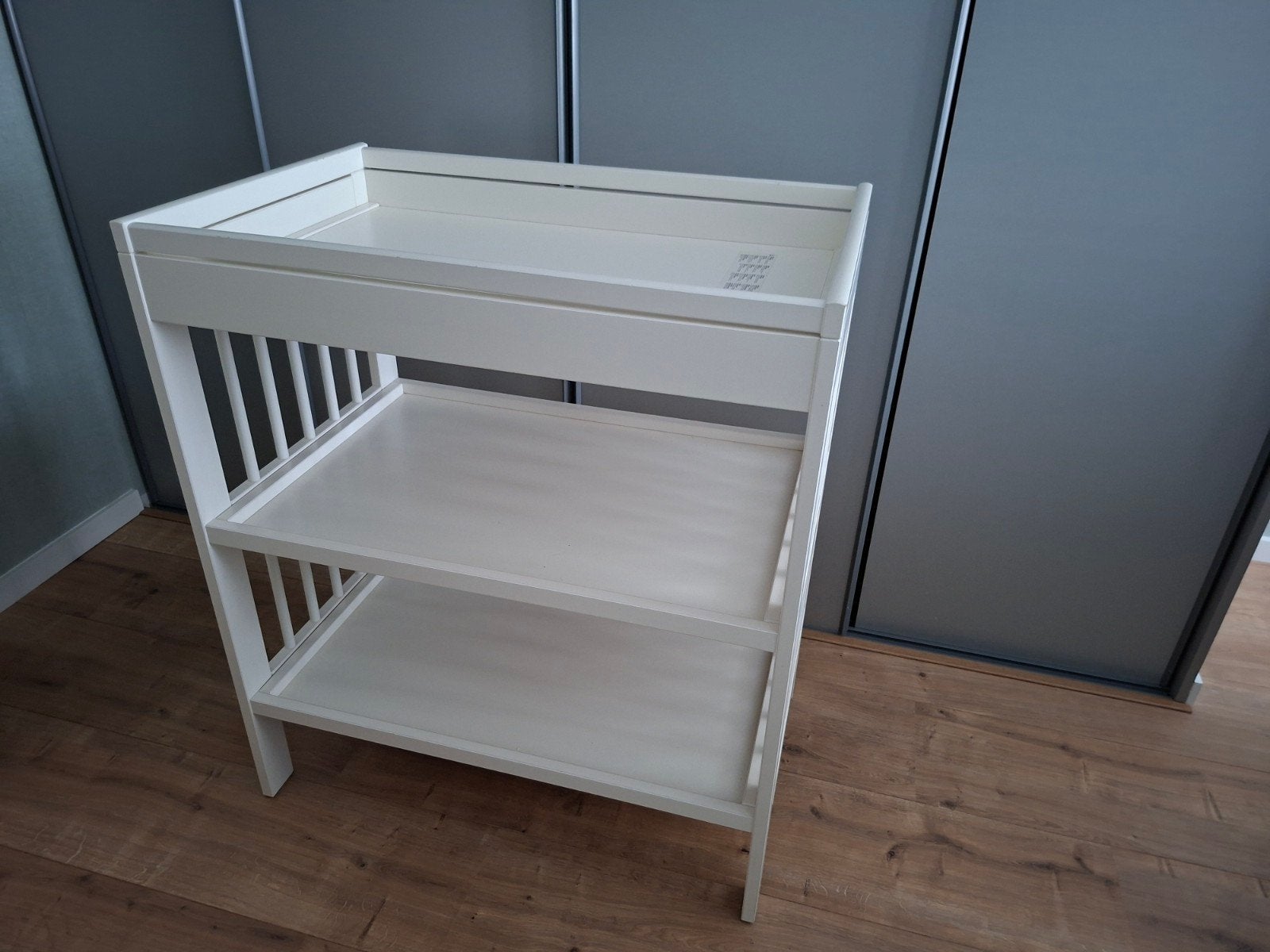 Witte commode met twee planken, Kinderen en Baby's, Badjes en Verzorging, Ophalen