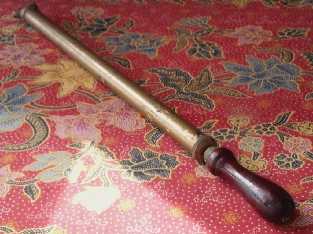 Oude spuit uit Engeland van koper en hout 54 cm., Ophalen of Verzenden