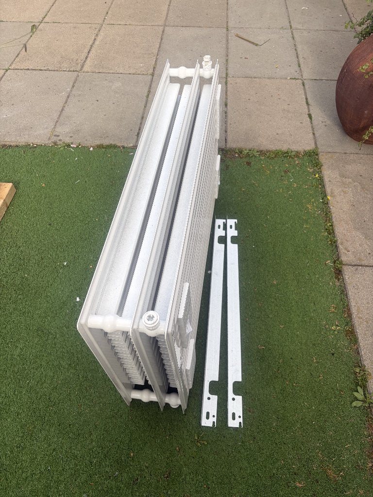 Nieuwe Radiator 3 plaats, , 90 x 50 x 16 cm dik, Doe-het-zelf en Verbouw, Verwarming en Radiatoren, Ophalen, 30 tot 80 cm, Radiator