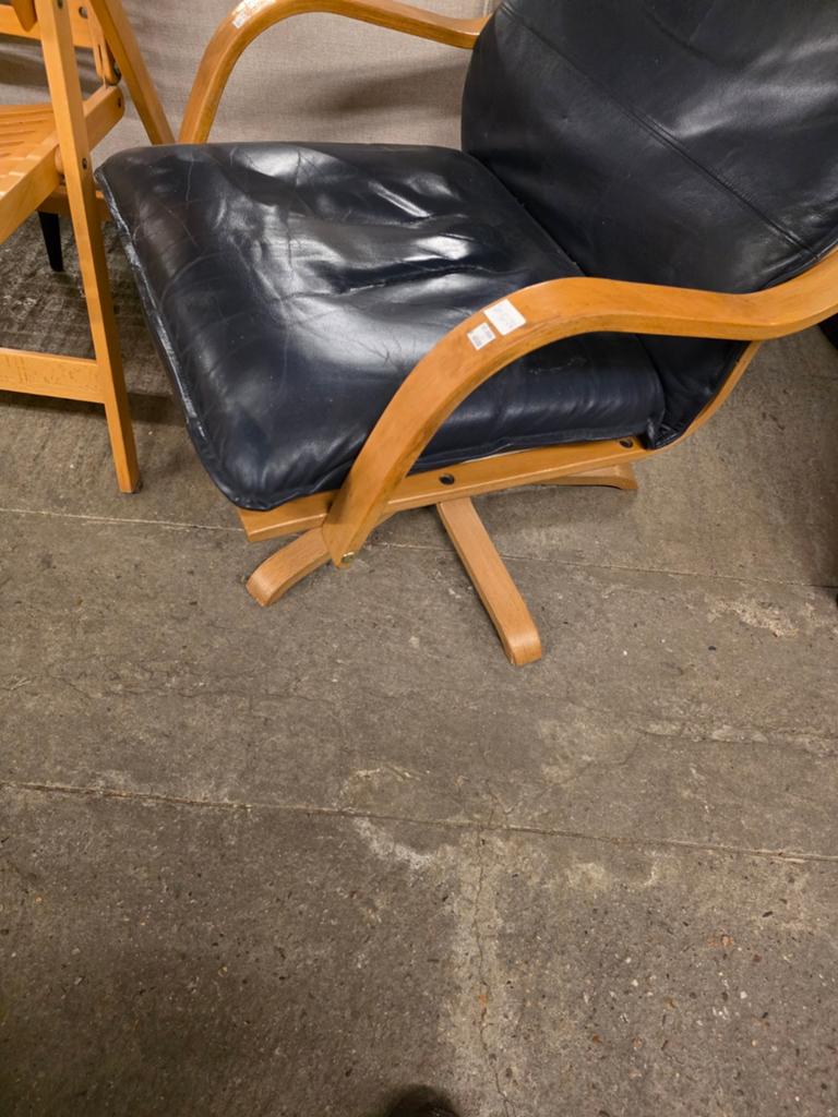 Fauteuil hout en leer zithoogte 48cm, Ophalen, ., Minder dan 75 cm, .