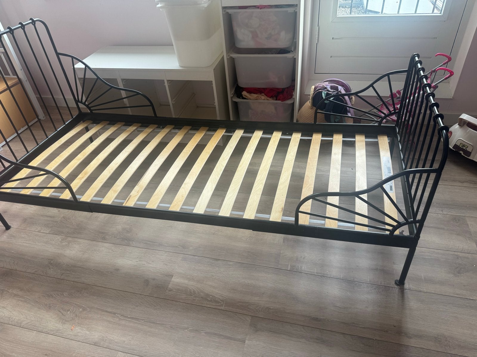 Minnen meegroeibed van IKEA, zwart, Ophalen, Gebruikt, 70 tot 85 cm, Lattenbodem