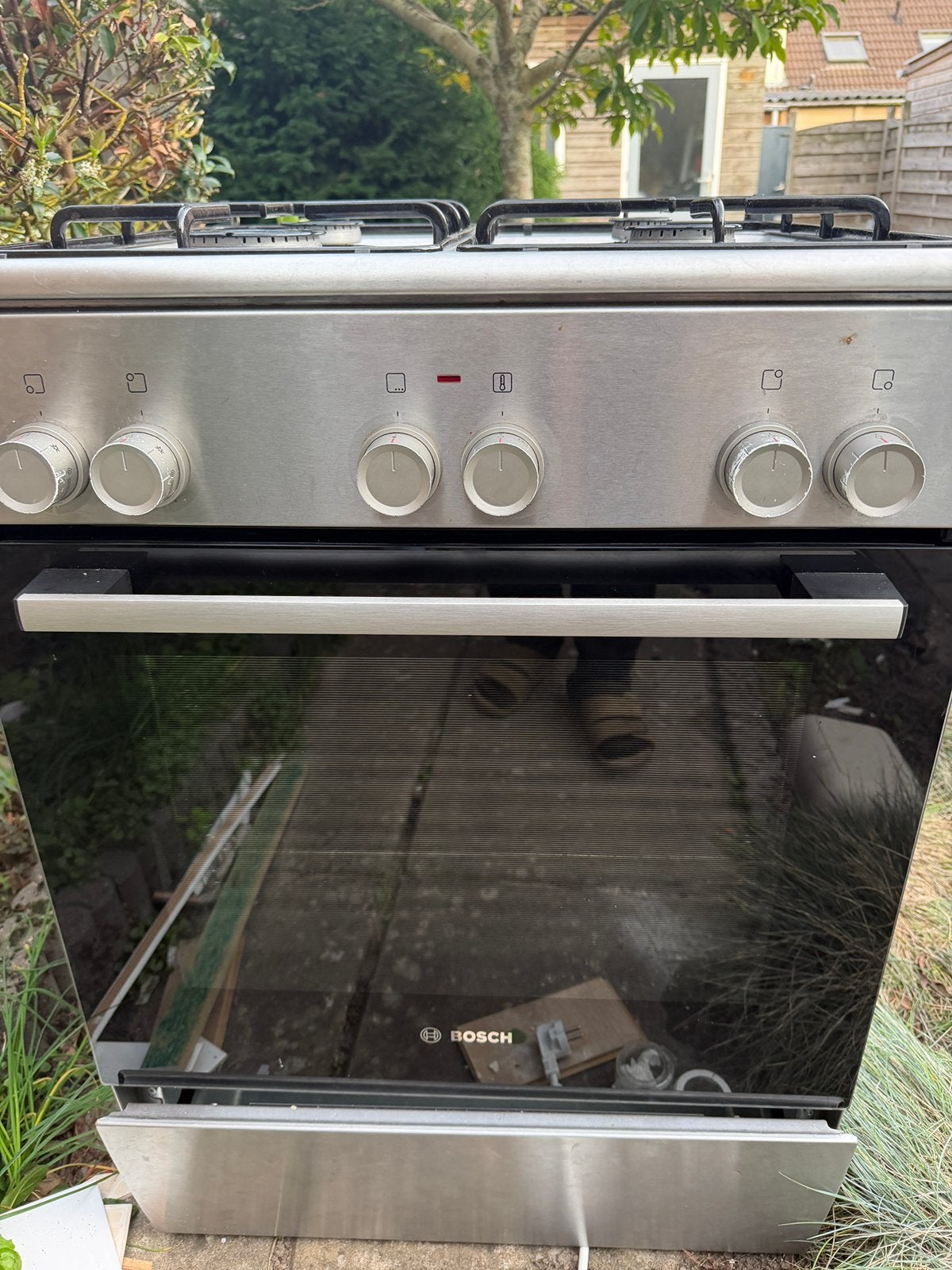 Bosch gasfornuis met ingebouwde oven, Ophalen, 4 kookzones, Zo goed als nieuw, Gas