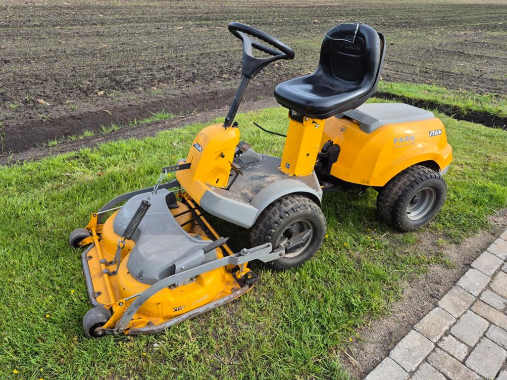 Stiga park compact 16 4awd 4x4 zitmaaier, Tuin en Terras, Ophalen of Verzenden, Zo goed als nieuw, Mulchfunctie, Stiga park