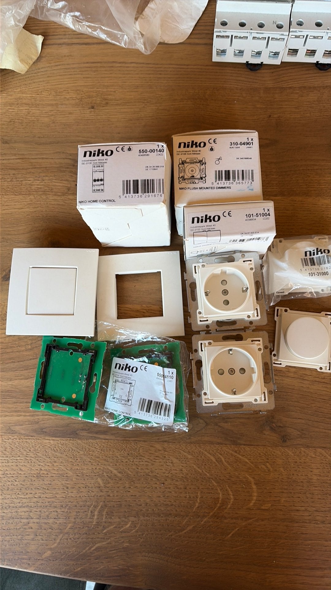 Te koop diverse niko home control en schakelmateriaal, Ophalen of Verzenden, Zo goed als nieuw, Overige typen
