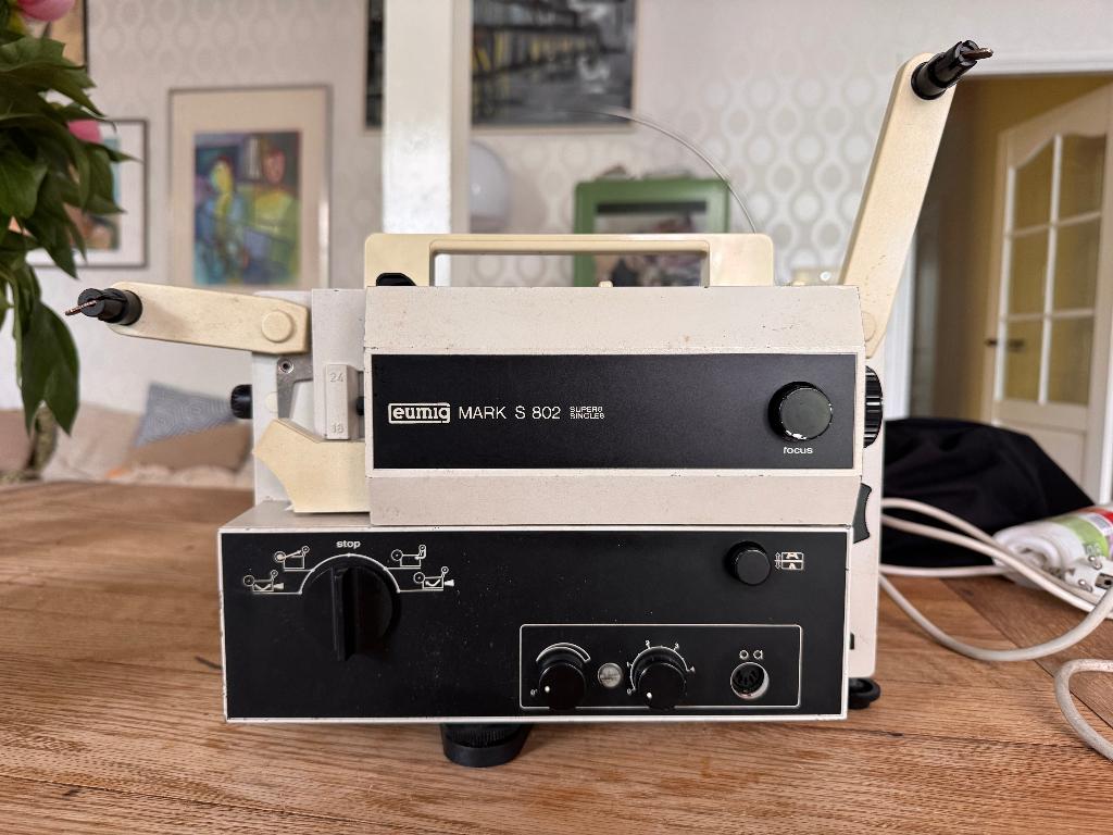 Eumig Mark S 802 Super 8 projector met geluid, Verzamelen, Fotografica en Filmapparatuur, Ophalen, 1960 tot 1980, Projector