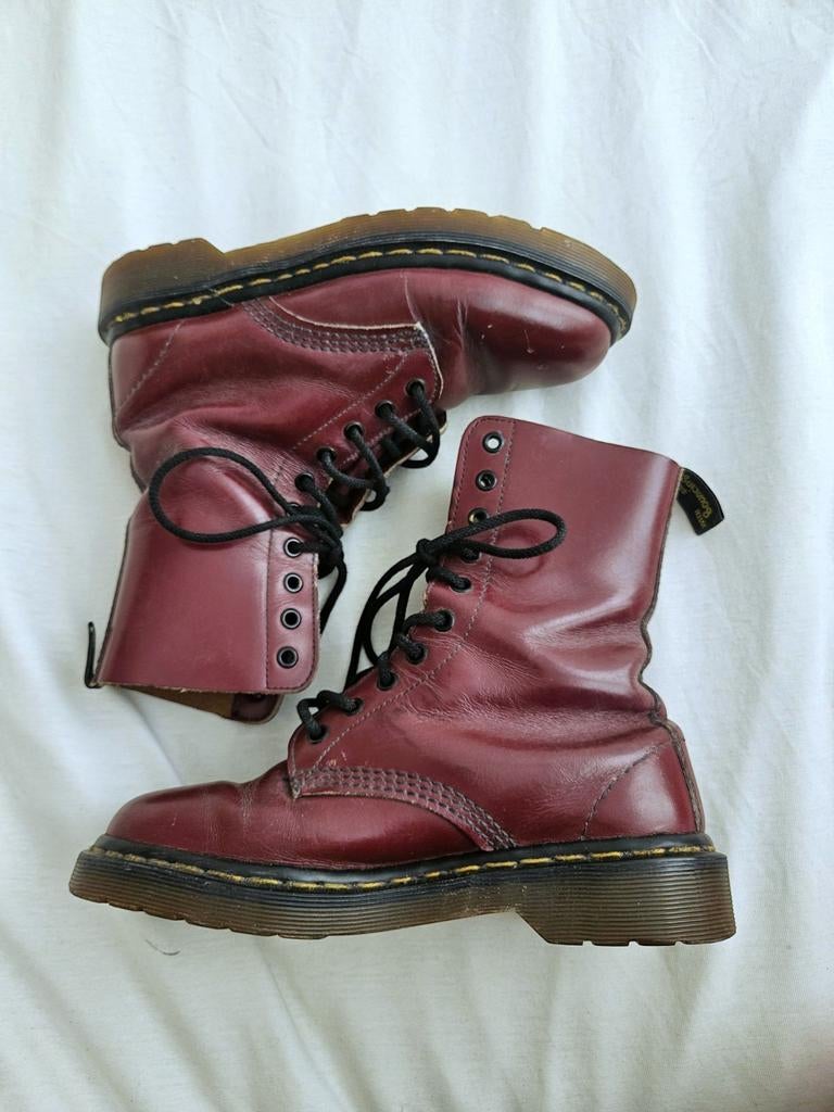 Vintage Dr. Martens rood leer 38 1490, Kleding | Dames, Schoenen, Gedragen, Lage of Enkellaarzen, Rood, Ophalen of Verzenden