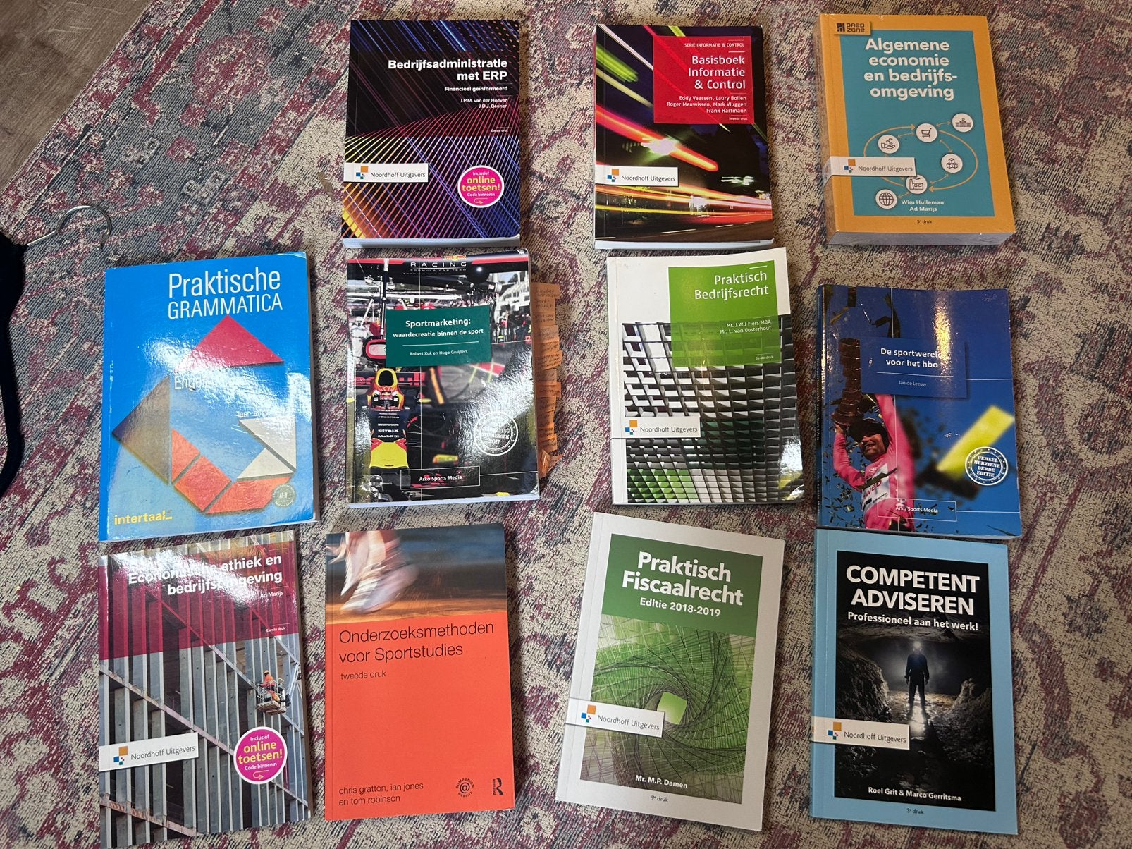 Sportmanagement marketing opleiding boeken, Boeken, Ophalen, Zo goed als nieuw, Economie en Marketing
