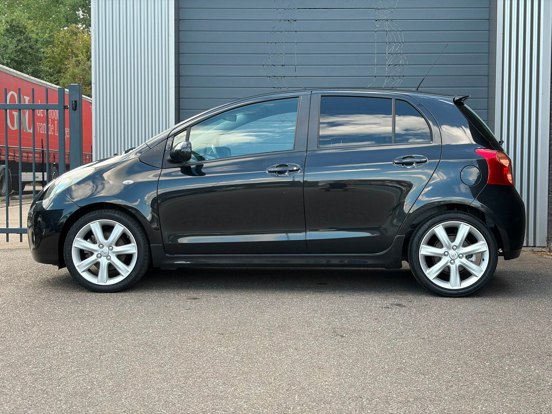 Toyota Yaris 1.8 VVTi TS Airco|Nap, Voorwielaandrijving, Gebruikt, Zwart, 4 cilinders