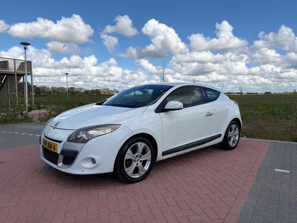 Renault Mégane 2.0 16V TCE 132KW Coupe 2009 Wit, Auto's, Renault, 1998 cc, Stof, 4 cilinders, 179 pk