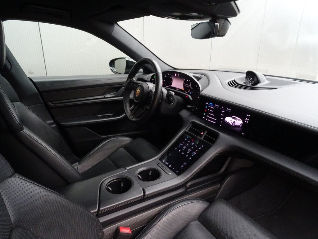 Porsche Taycan Cross Turismo 4S 93 kWh * 370 KM ACCURADIUS !, Auto's, Porsche, Automaat, Zwart, 4 stoelen, Leder