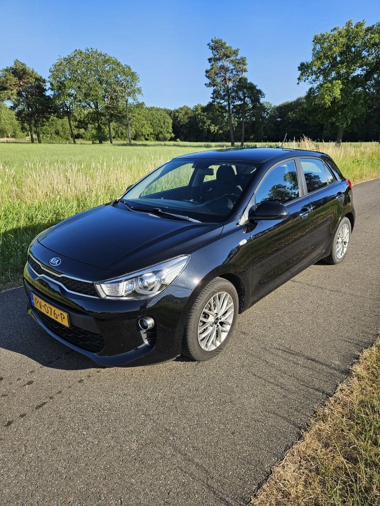 Kia Rio 1.0 TGDI ComfortPlusLine Navigator, Voorwielaandrijving, Zwart, 1055 kg, Origineel Nederlands