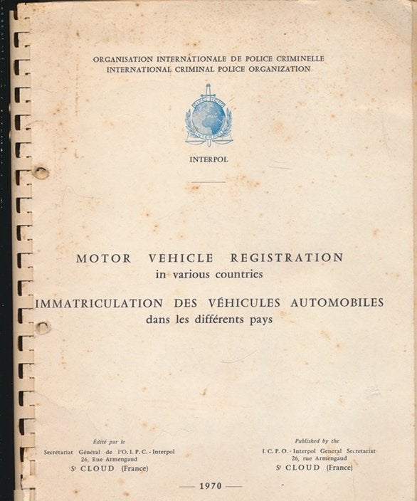 INTERPOL wereldwijd overzicht kentekens-1970, Verzamelen, Overige Verzamelen, Ophalen of Verzenden, Gebruikt