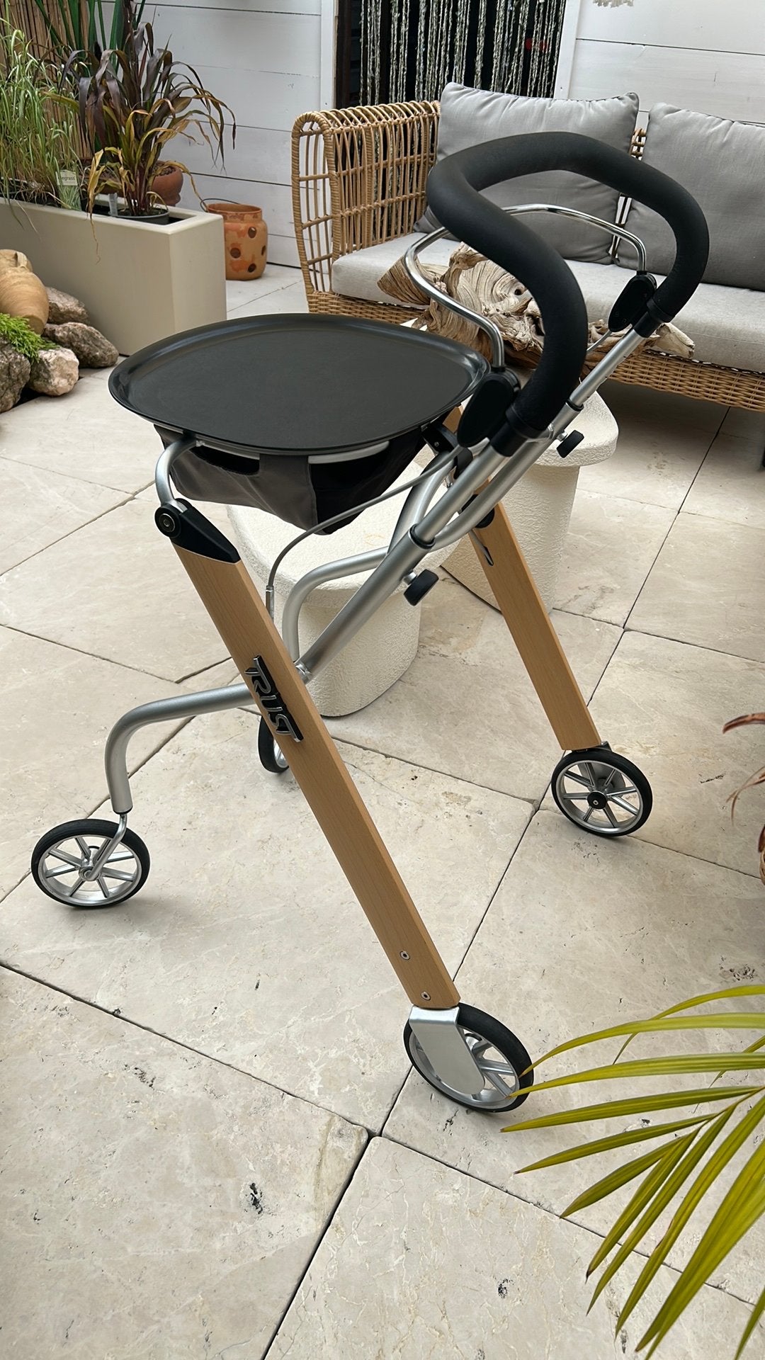 Mooie Trust indoor lichtgewicht rollator, Diversen, Rollators, Ophalen, Lichtgewicht, Zo goed als nieuw