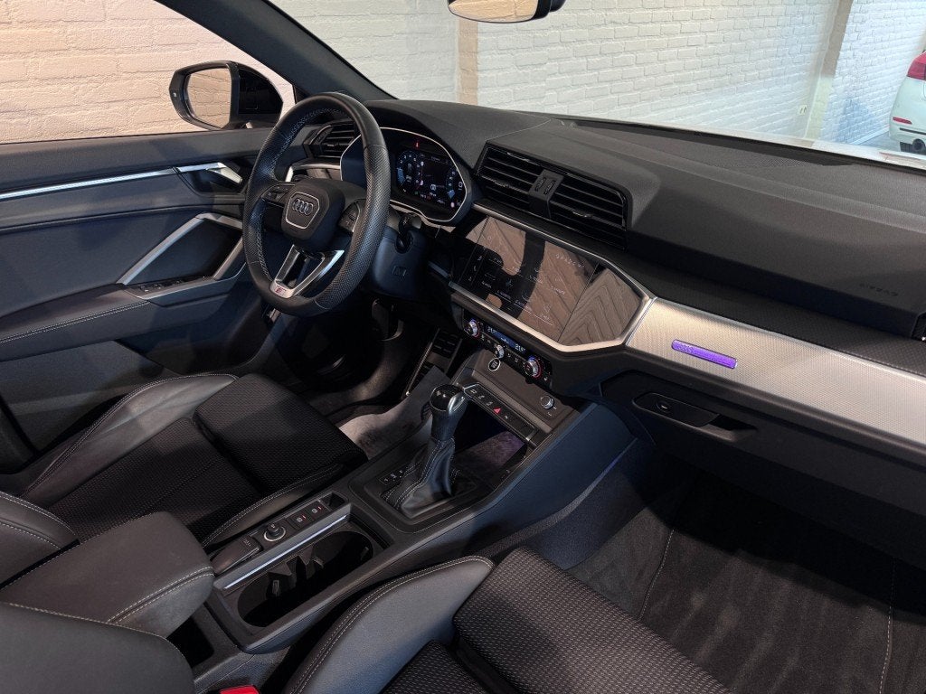 Audi Q3 SPORTBACK 35 TFSI S-Line Edition Black Pano Sfeerv C, Automaat, 4 cilinders, Wit, Bedrijf