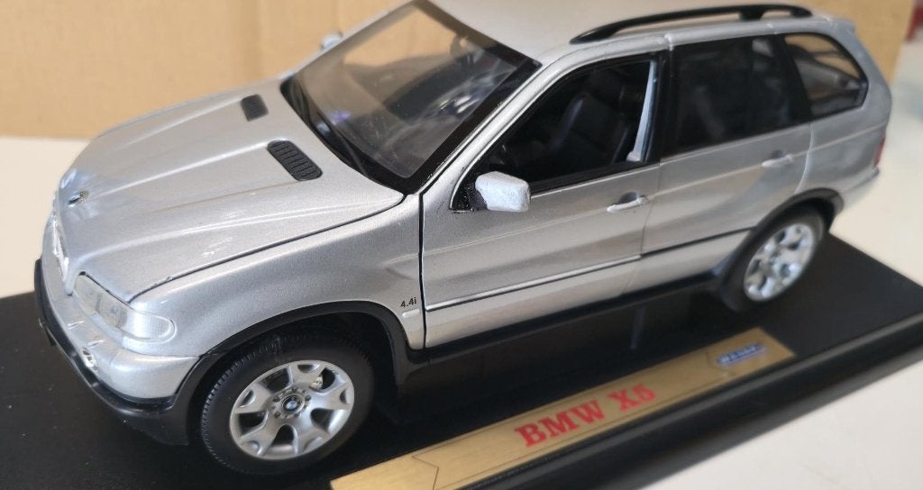 bmw x5 kleur silver van welly 1:18, Hobby en Vrije tijd, Ophalen, Gebruikt, Auto, Welly
